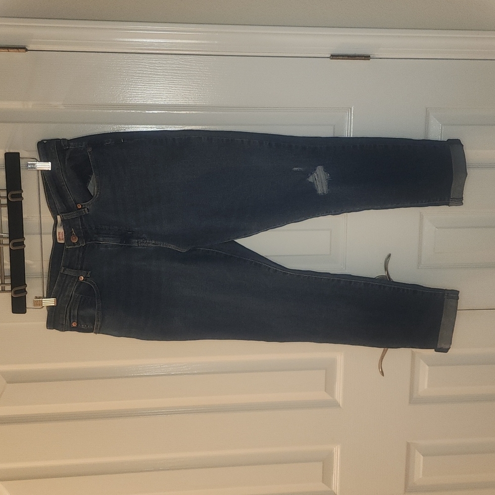 Signature By Levi Strauss NWOT Women's Mid Rise Boyfriend Distressed Jeans